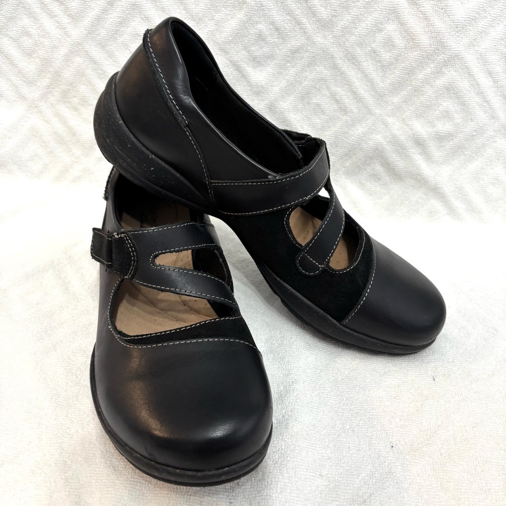 Clarks Black Leather Flats with Strap - Picture 4 of 11